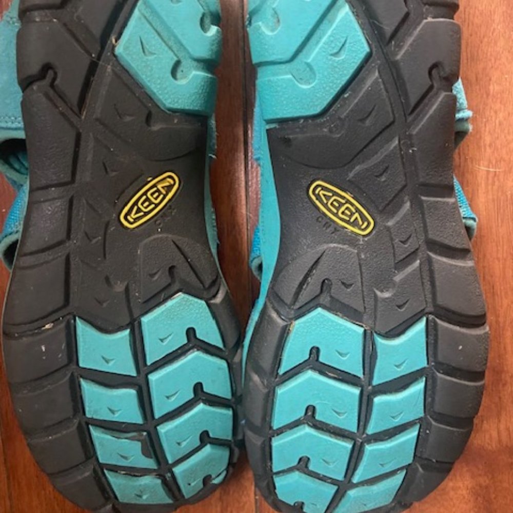 Keene Sandals - Picture 3 of 3